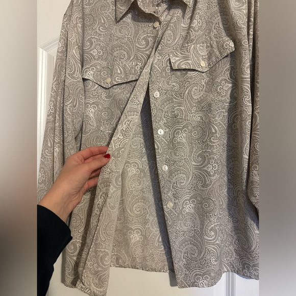 Liz Claiborne button up - Picture 4 of 5